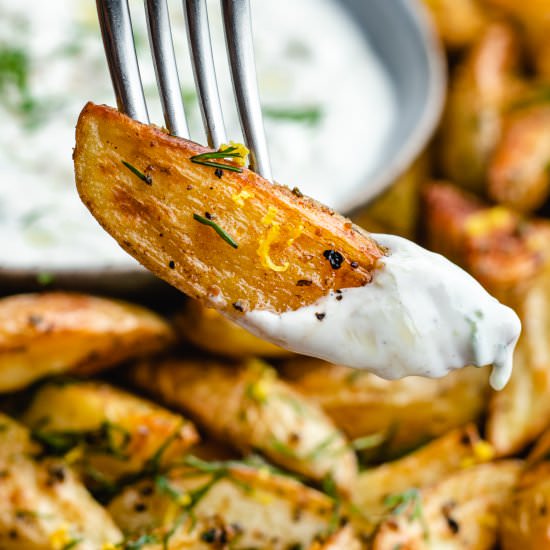 Roasted Greek Potatoes with Lemon T - Recipe photo by Thedeliciousplate