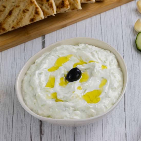 Authentic Greek Tzatziki - Recipe photo by fooodlove