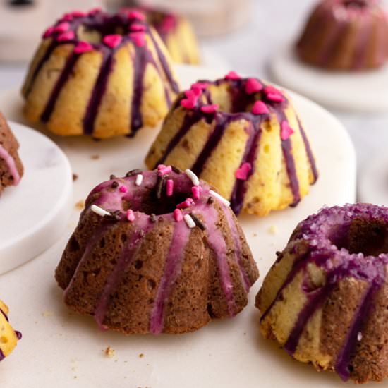 Mini Bundt Cakes - Recipe photo by CookhouseDiary
