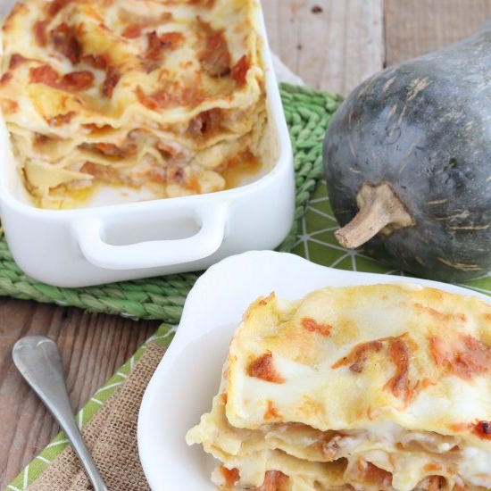 Lasagna with pumpkin and sausage - Recipe photo by lericettediluci