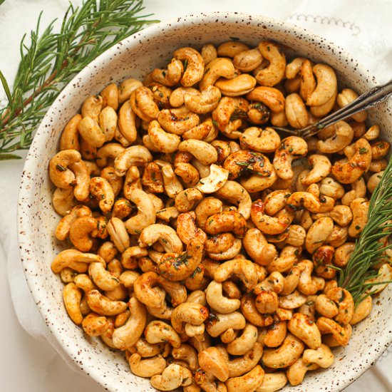 Rosemary Roasted Cashews - Recipe photo by suebeehomemaker