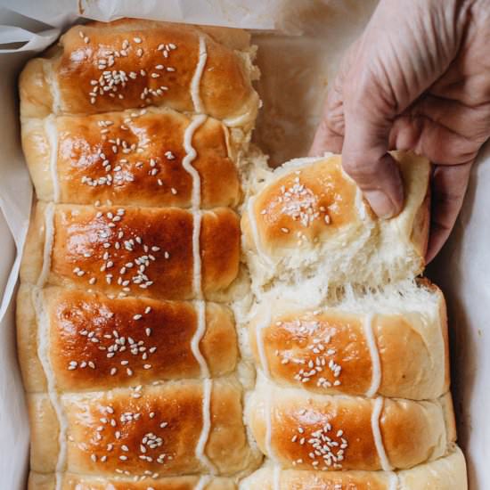 Chinese Coconut Buns -Cocktail Buns - Recipe photo by omnivorescookbook