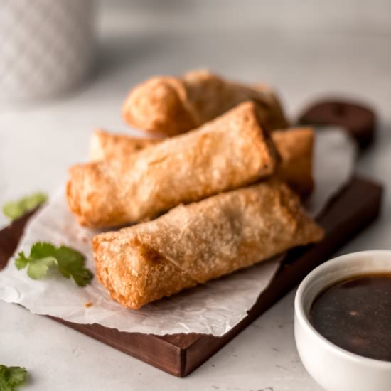 Air Fryer Egg Rolls - Recipe photo by MaesMenu