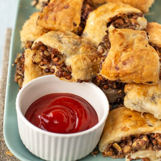 Vegetarian lentil sausage rolls - Recipe photo by Becca @ Easy Cheesy Vegetarian