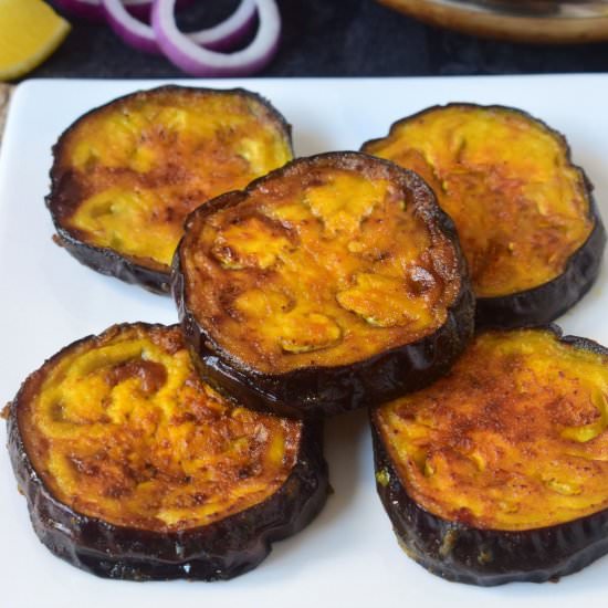 Begun bhaja - Recipe photo by rumkisgoldenspoon