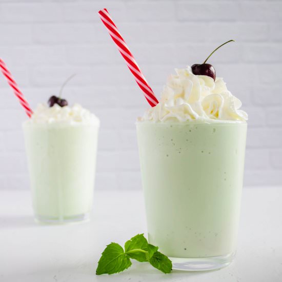 Healthy Sugar Free Shamrock Shake - Recipe photo by fitandfull