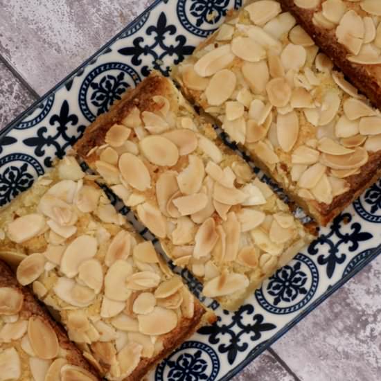 Almond slices (frangipane slices) - Recipe photo by Veggie Ideas