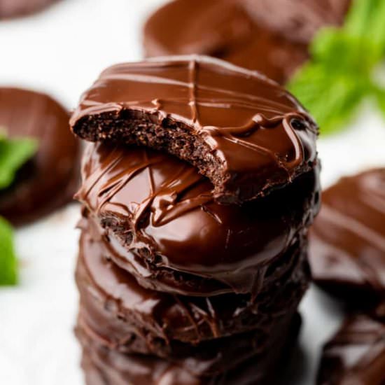 Copycat Healthy Thin Mints - Recipe photo by erinliveswhole