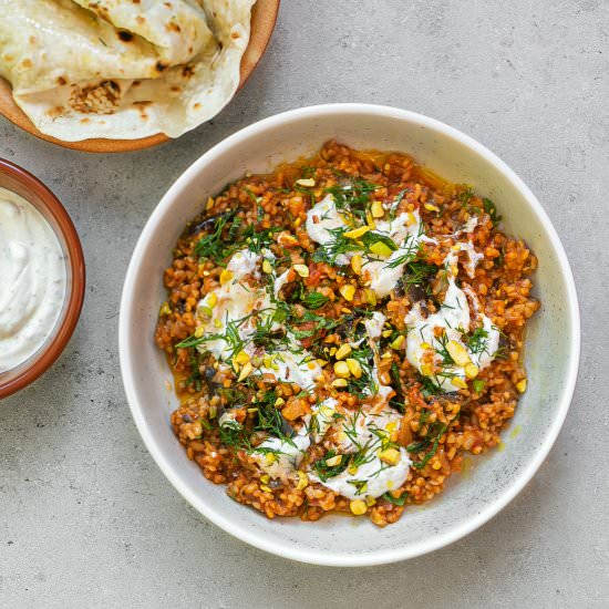 Bulgur Pilaf with Herb Yoghurt - Recipe photo by Flaevor
