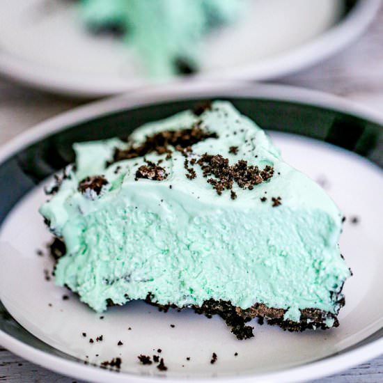 Grasshopper Pie - Recipe photo by thebakingchocolatess