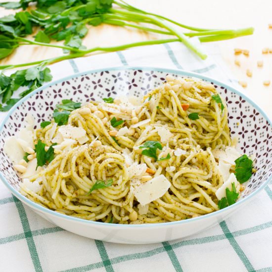 Spaghetti with pesto - Recipe photo by mecooks.com