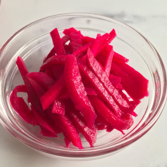 Middle Eastern Pink Pickled Turnips - Recipe photo by summeryule.com
