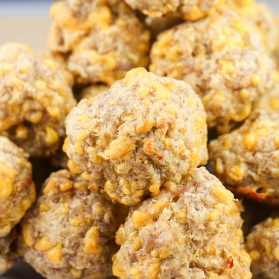 3 Ingredient Bisquick Sausage Balls - Recipe photo by EricasRecipes