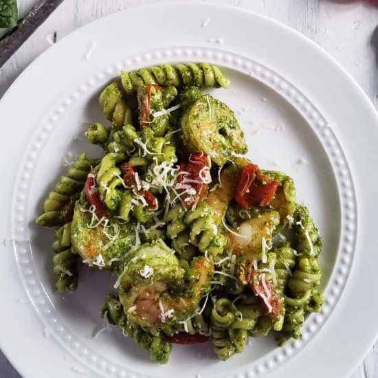 Shrimp Spinach Pesto Pasta - Recipe photo by RaspberriesAndKohlrabi