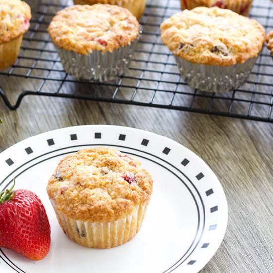 strawberry chocolate chip muffins - Recipe photo by mindyscookingobsession