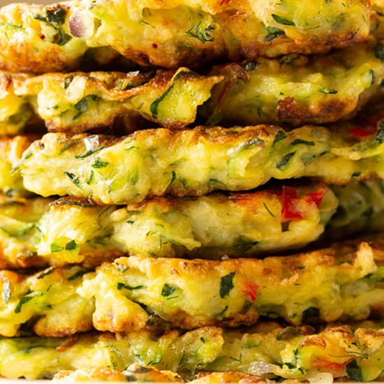 Crispy Zucchini Fritters - Recipe photo by tenpoundcakecompany