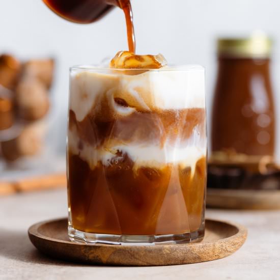 ICED DIRTY CHAI LATTE - Recipe photo by thehealthfulideas