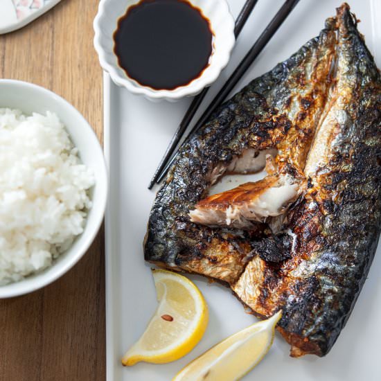 Grilled Mackerel in a Pan - Recipe photo by beyondkimchee