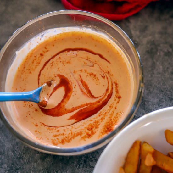 Sriracha Aioli - Recipe photo by HIldaskitchenblog