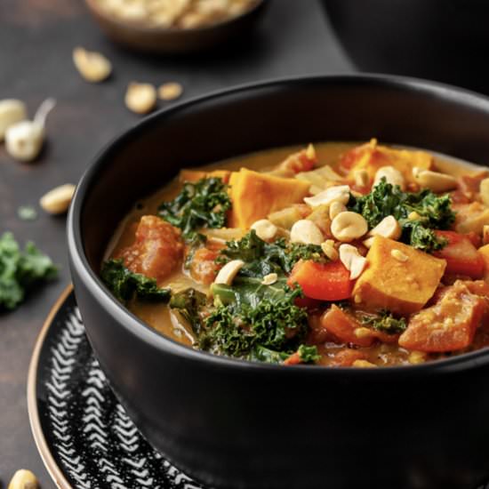 Rich & Creamy African Peanut Stew - Recipe photo by cleanfooddirtygirl