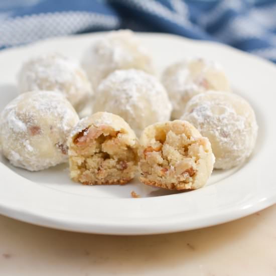Keto Snowball Cookies - Recipe photo by littlebitrecipes