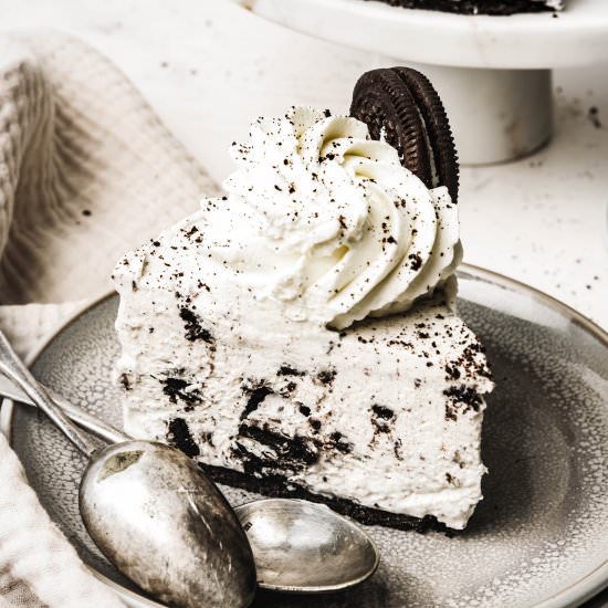 No bake Oreo cheesecake recipe - Recipe photo by Sweetly Cakes