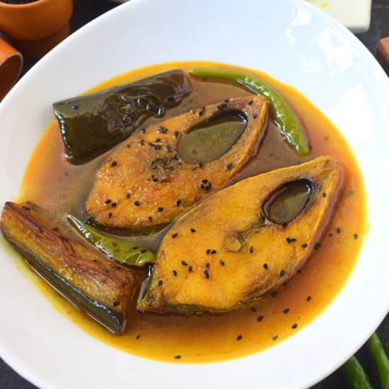 Ilish macher tel jhol - Recipe photo by rumkisgoldenspoon