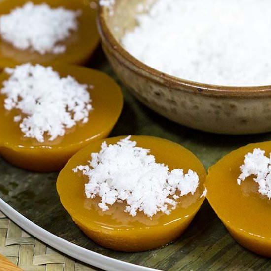 Kutsinta Recipe - Recipe photo by amiablefoods