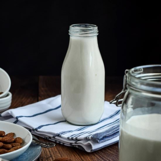 Homemade Almond Milk - Recipe photo by Annikaeats