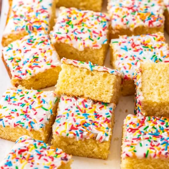 Vanilla Tray Bake - Recipe photo by sugarsaltmagic