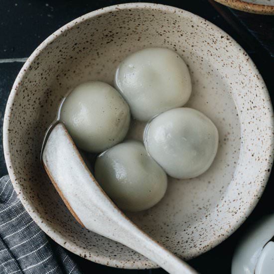 Black Sesame Sweet Rice Balls - Recipe photo by omnivorescookbook