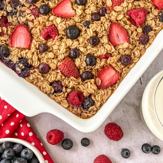 Easy Mixed Berry Baked Oatmeal - Recipe photo by Whiskfulcooking