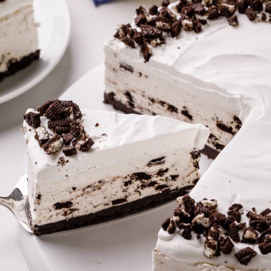 No-Bake Oreo Cheesecake - Recipe photo by AllThingsMamma