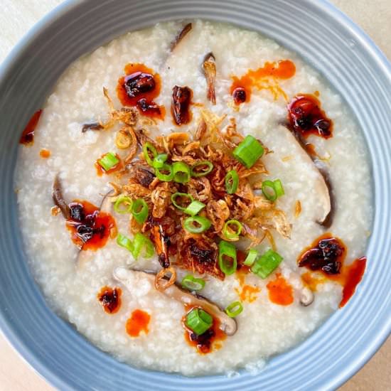 Mushroom Congee (Rice Porridge) - Recipe photo by toasttohome