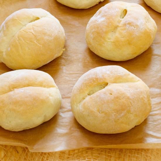 Yoghurt wheat rolls - Recipe photo by mecooks.com