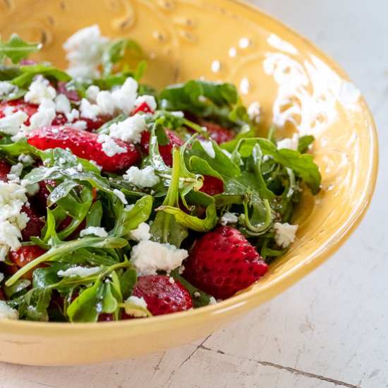 Arugula Salad with Strawberries - Recipe photo by sidewalkshoes