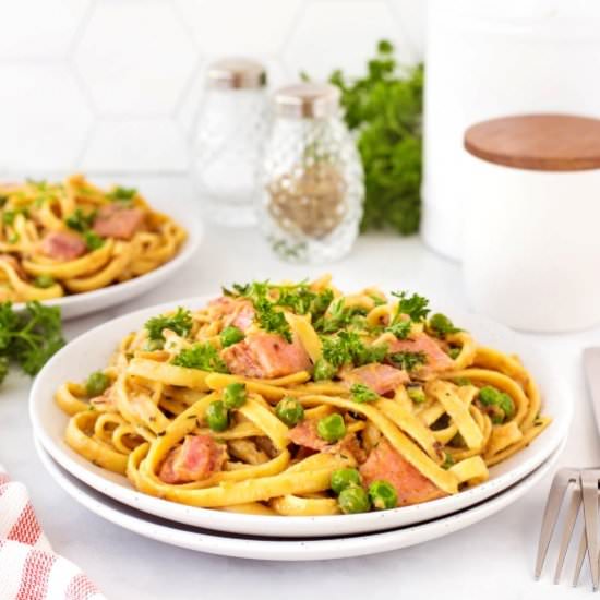Creamy Ham and Pea Pasta - Recipe photo by noshingwiththenolands