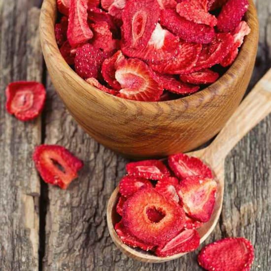 How to Make Dried Strawberries - Recipe photo by Everything Pretty