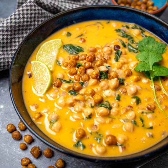 Thai Coconut Chickpea Curry - Recipe photo by vegancocotte
