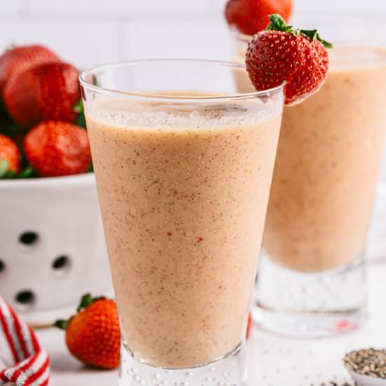 Strawberry Mango Smoothie - Recipe photo by loveyourbodywell
