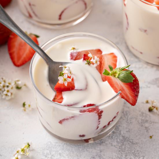 Fresas con Crema - Recipe photo by Lemon blossoms