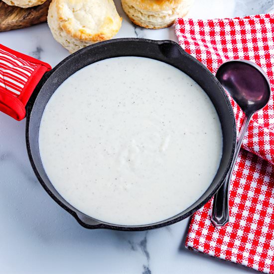 Country White Gravy - Recipe photo by FoodFolksandFun