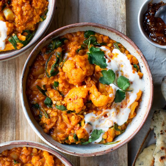 Red Lentil Curry with Cauliflower - Recipe photo by veganpunks