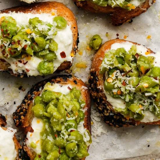 Smashed Pea and Stracciatella - Recipe photo by lindseyeatsla