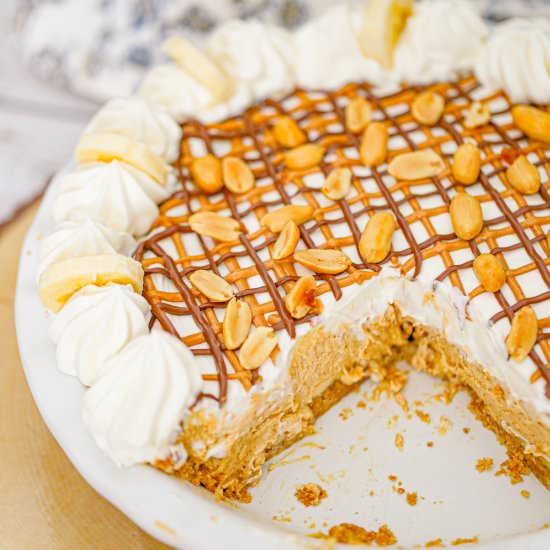 Banana Peanut Butter Cream Pie - Recipe photo by thebakingchocolatess