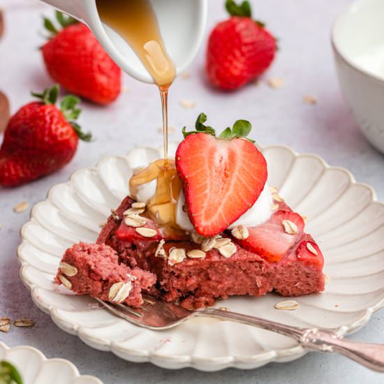 Strawberry vegan baked oatmeal - Recipe photo by Thedeliciousplate