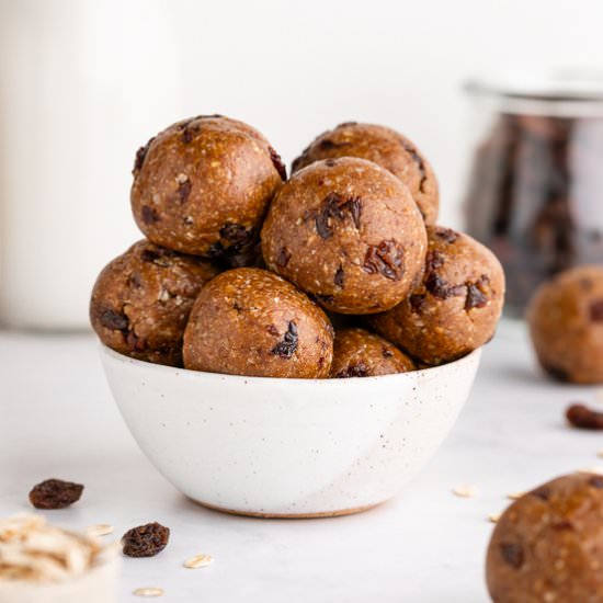 Oatmeal Raisin Energy Bites - Recipe photo by purelykaylie