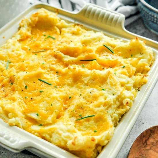 Cheesy Garlic Mashed Potatoes - Recipe photo by Home Cooked Harvest
