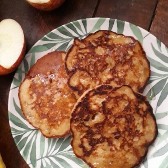 Apple pancakes - Recipe photo by chilliesandlime