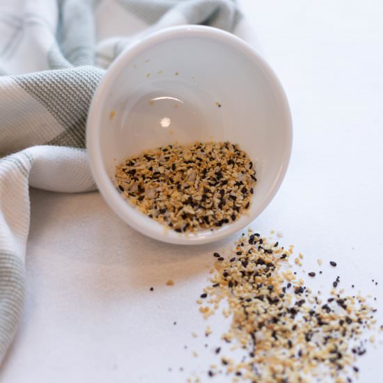 Everything But The Bagel Seasoning - Recipe photo by littlebitrecipes